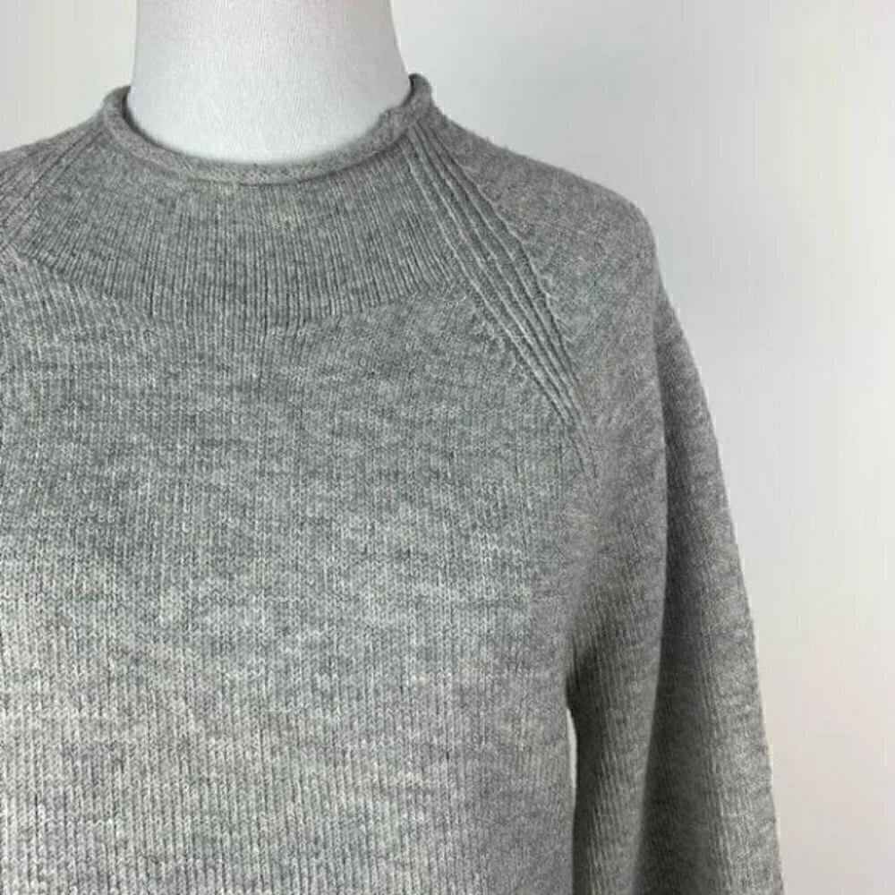Ann Taylor loft sweater sz SP Gray raw wool blend